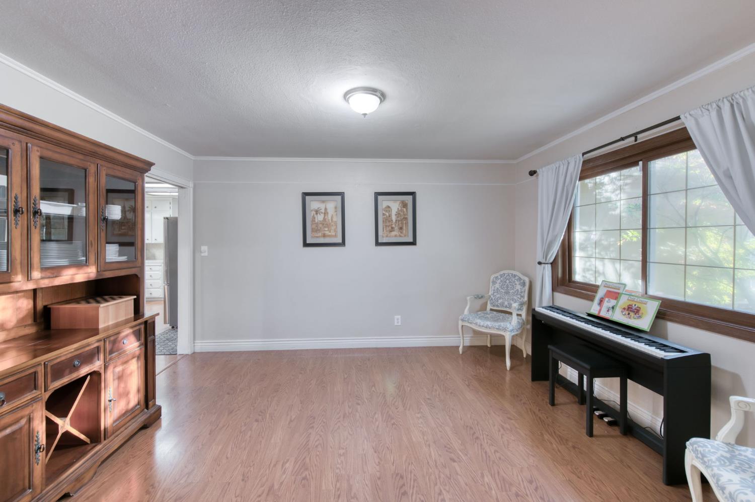 6736 N Thorne Ave, Fresno, CA 93711