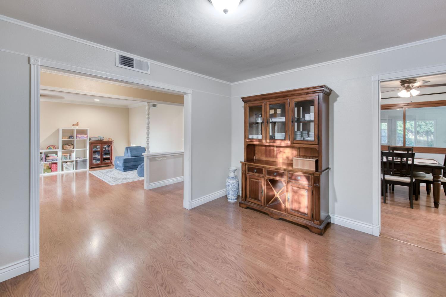 6736 N Thorne Ave, Fresno, CA 93711