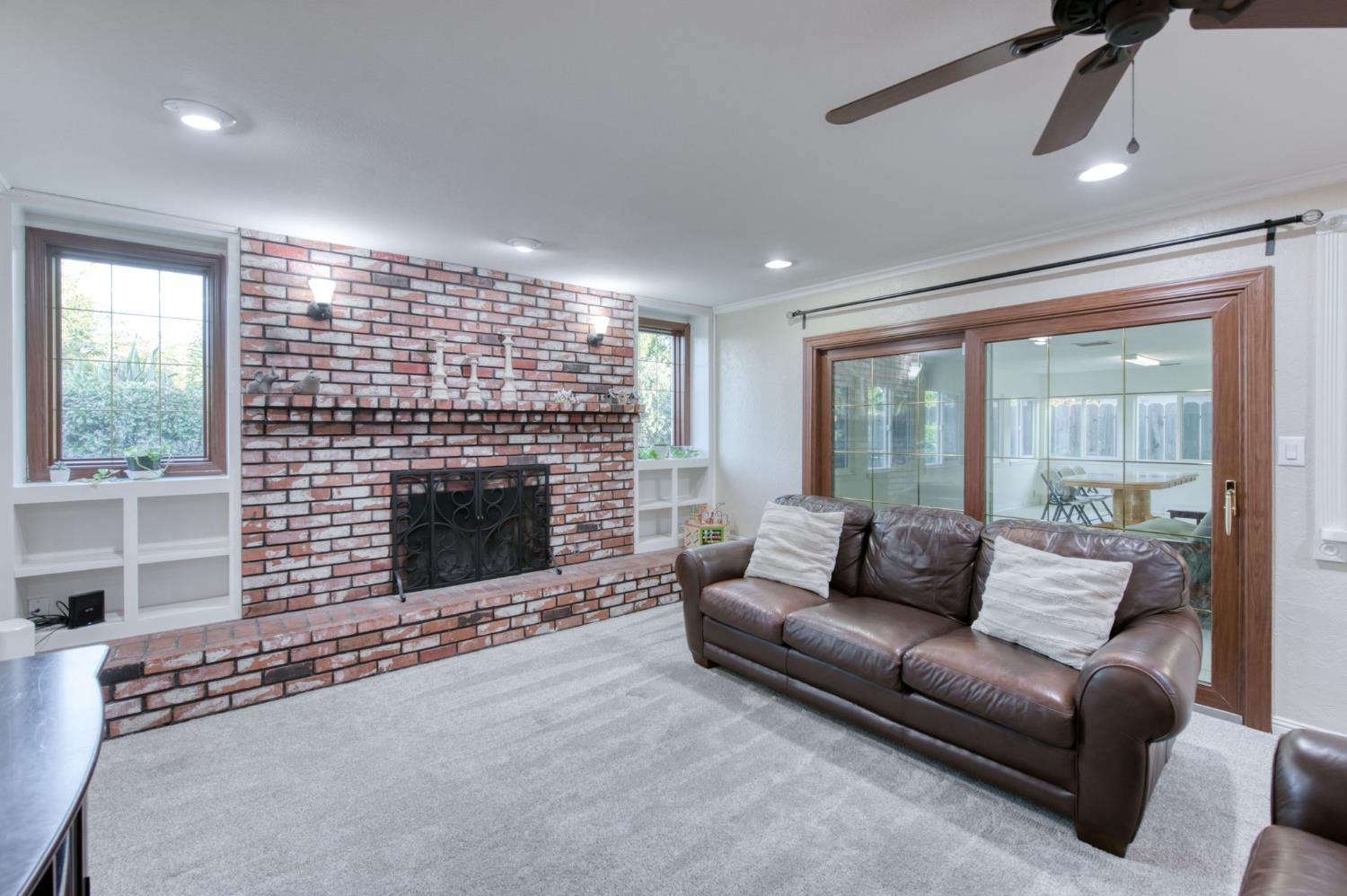 6736 N Thorne Ave, Fresno, CA 93711