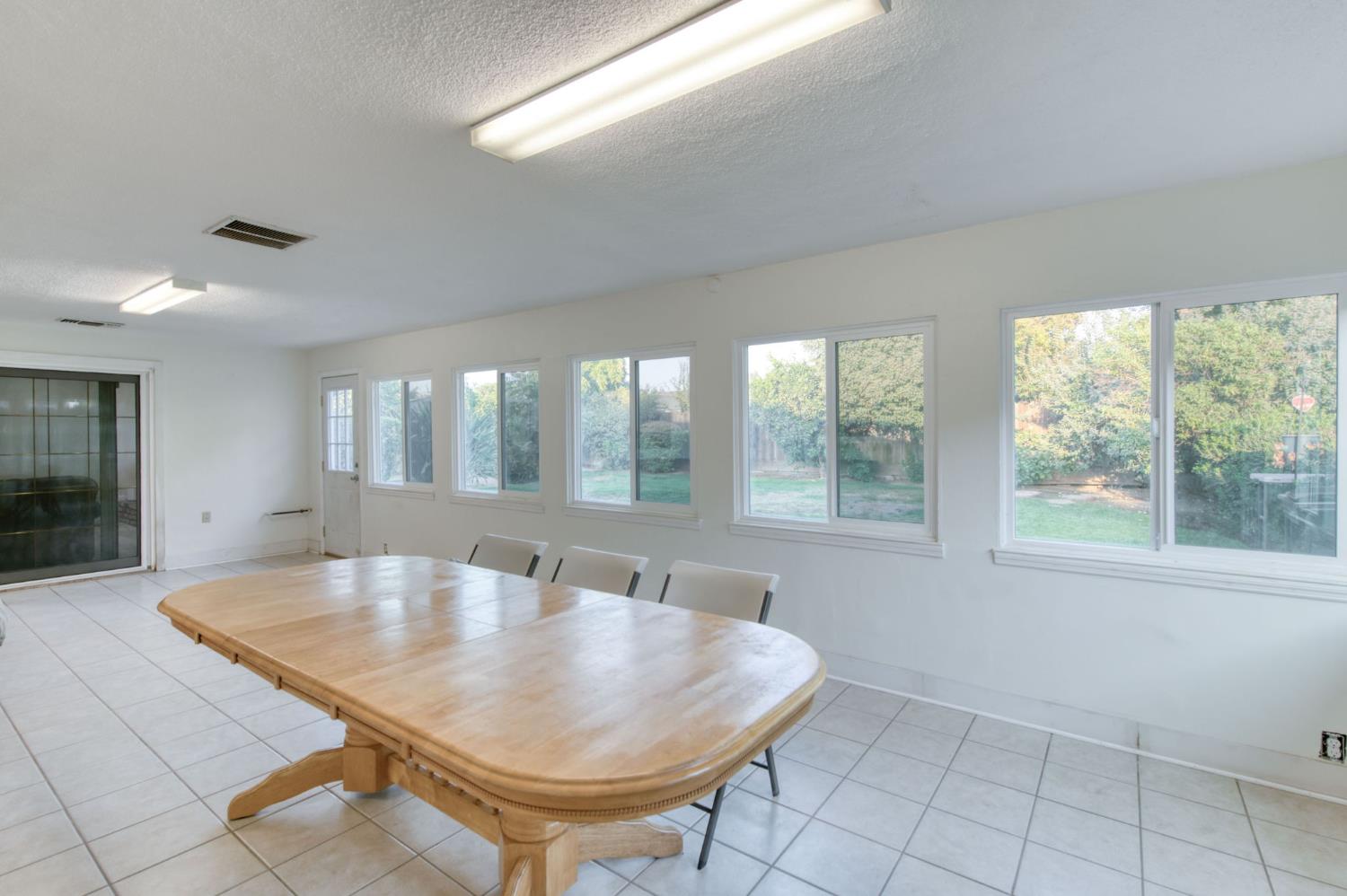 6736 N Thorne Ave, Fresno, CA 93711