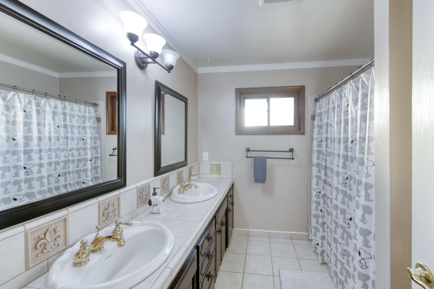 6736 N Thorne Ave, Fresno, CA 93711