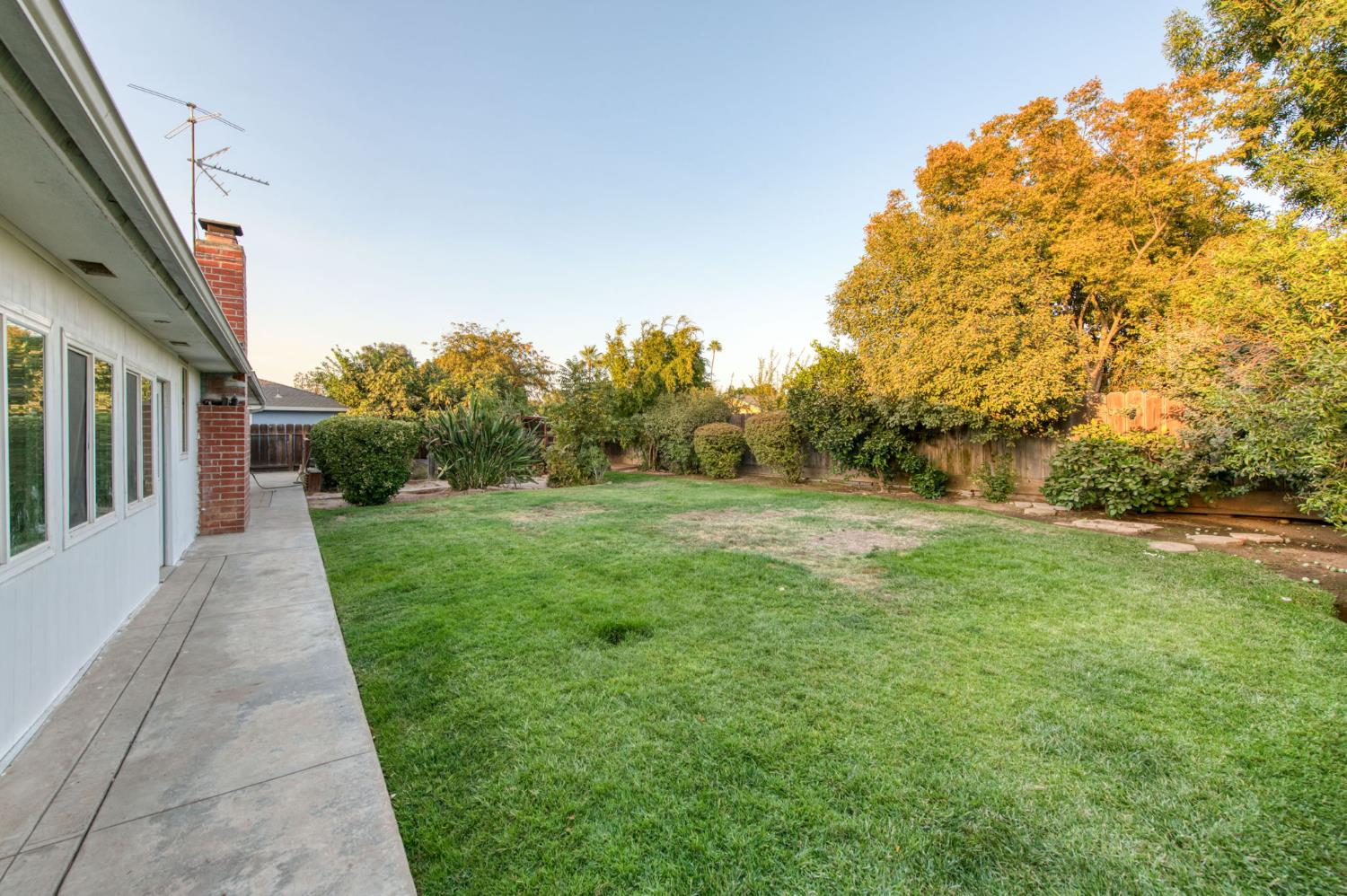 6736 N Thorne Ave, Fresno, CA 93711