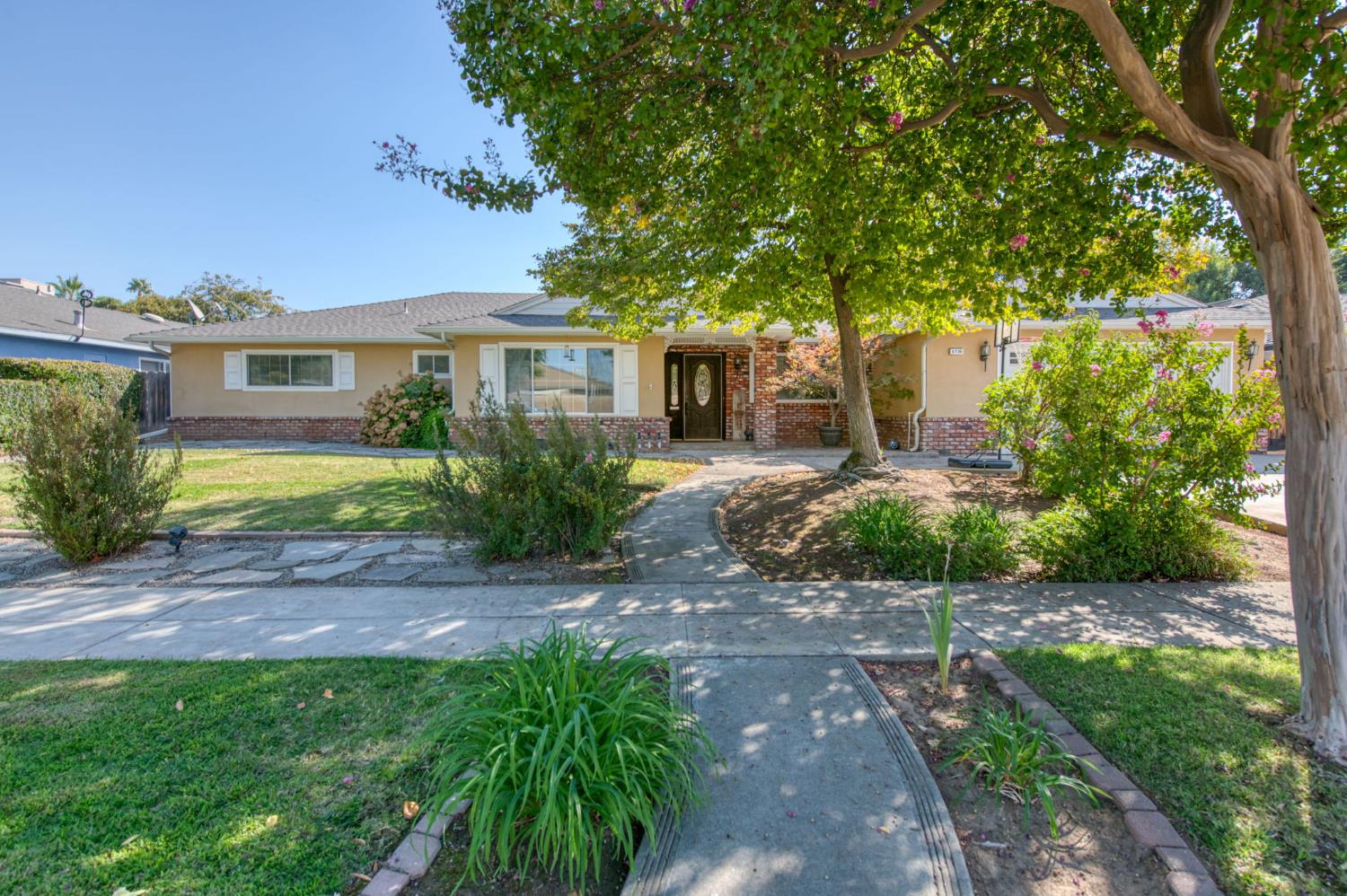 6736 N Thorne Ave, Fresno, CA 93711