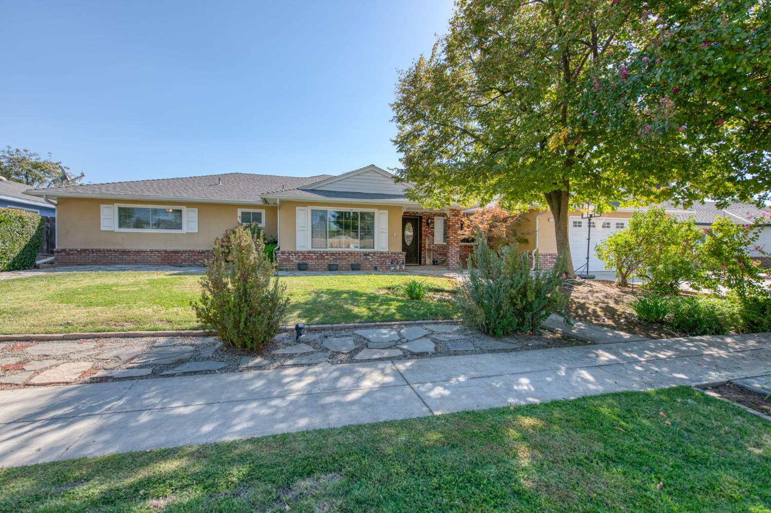 6736 N Thorne Ave, Fresno, CA 93711