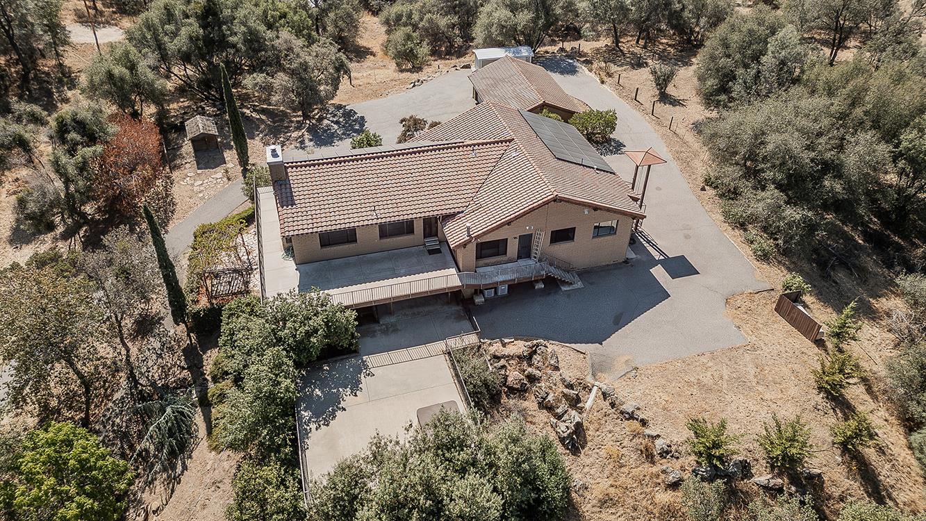 35085 Auberry (Comstock) Rd, Auberry, CA 93602