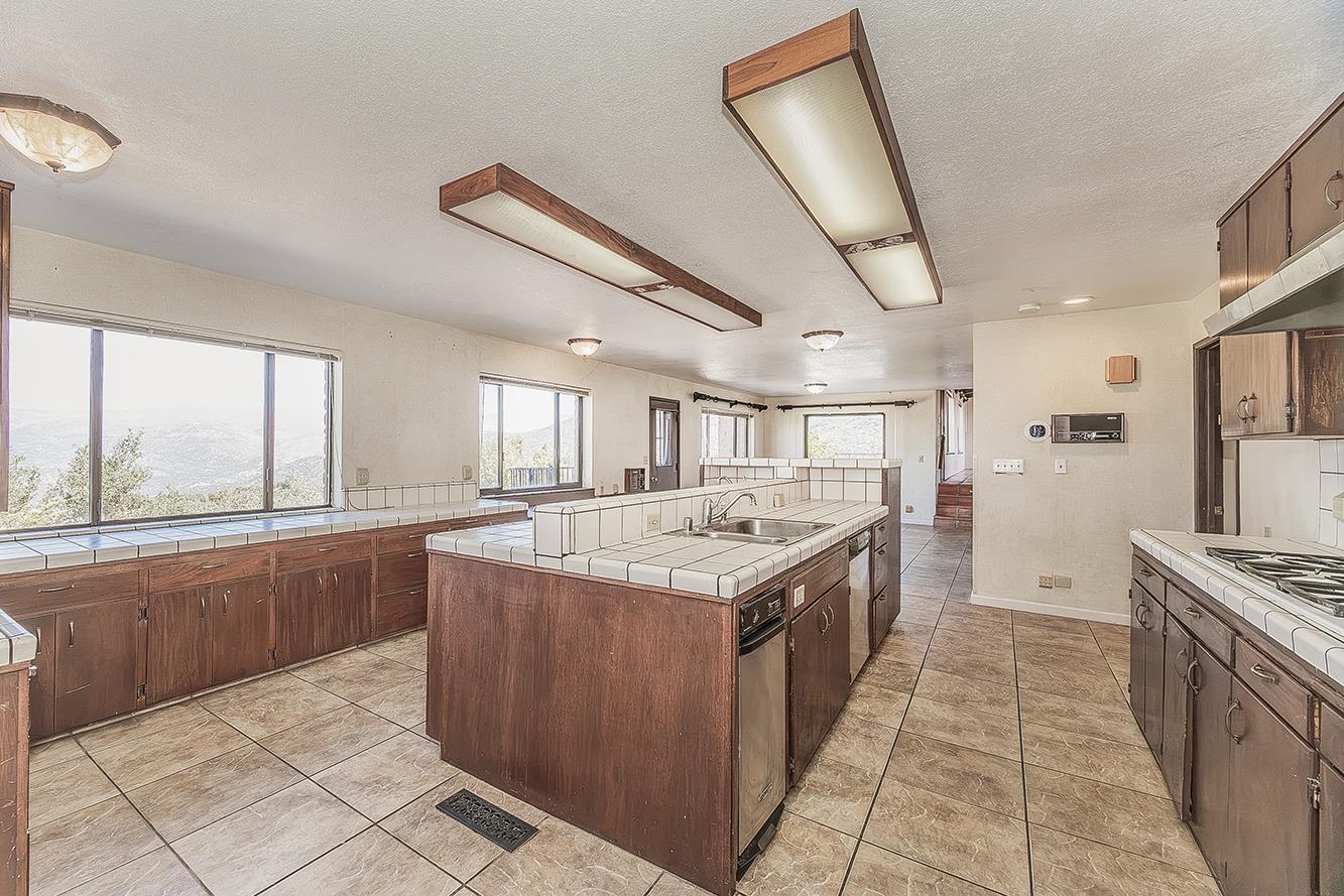 35085 Auberry (Comstock) Rd, Auberry, CA 93602