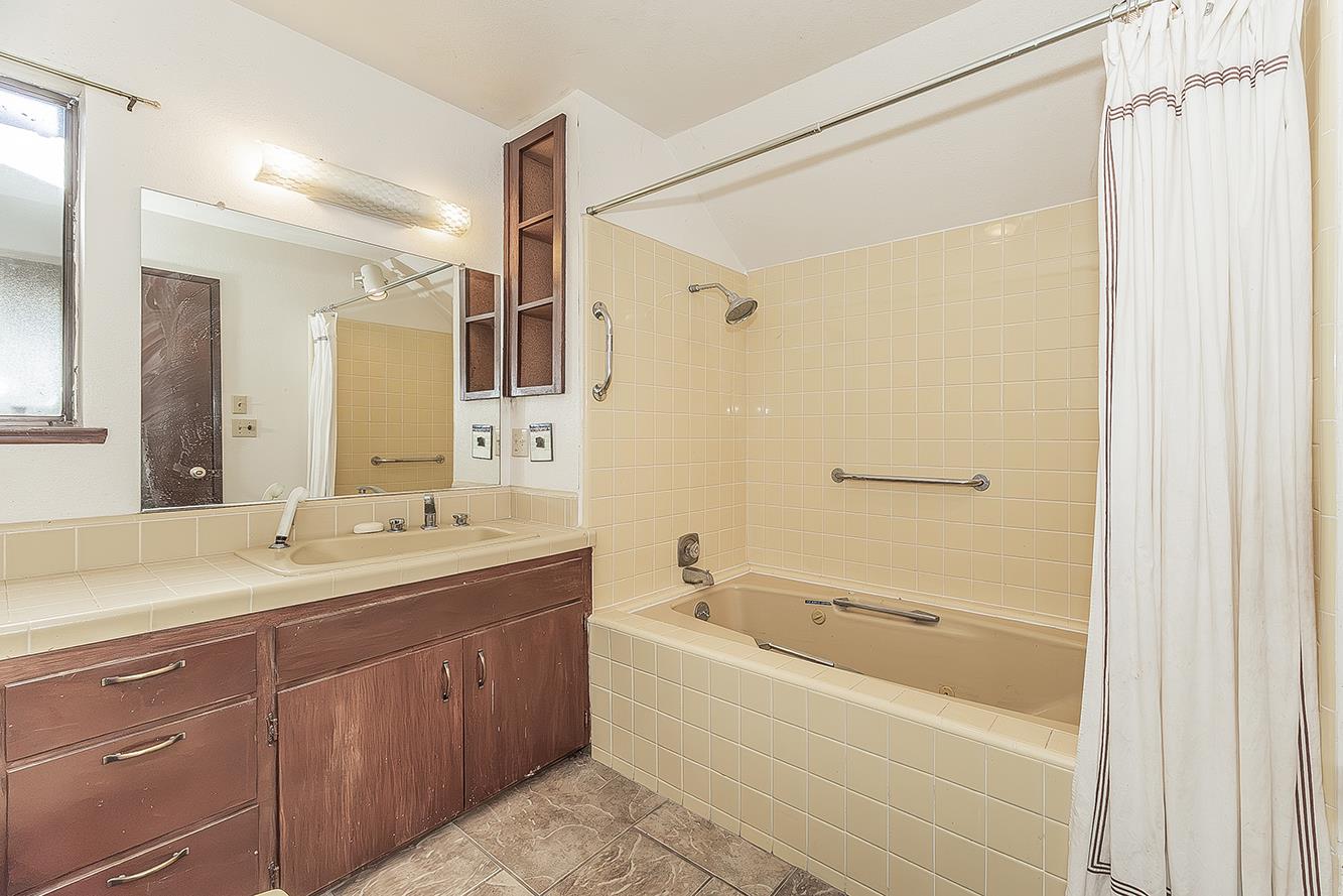 35085 Auberry (Comstock) Rd, Auberry, CA 93602