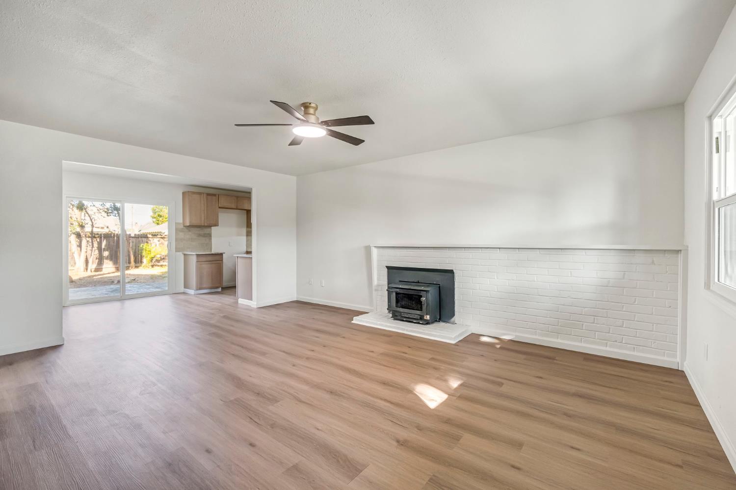 4835 N Diana St, Fresno, CA 93726