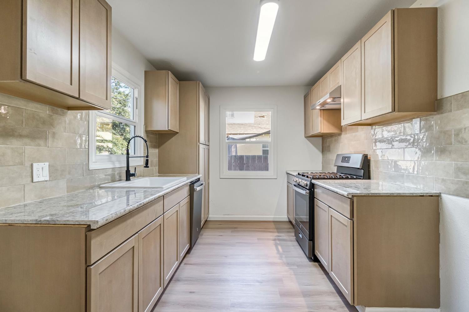 4835 N Diana St, Fresno, CA 93726