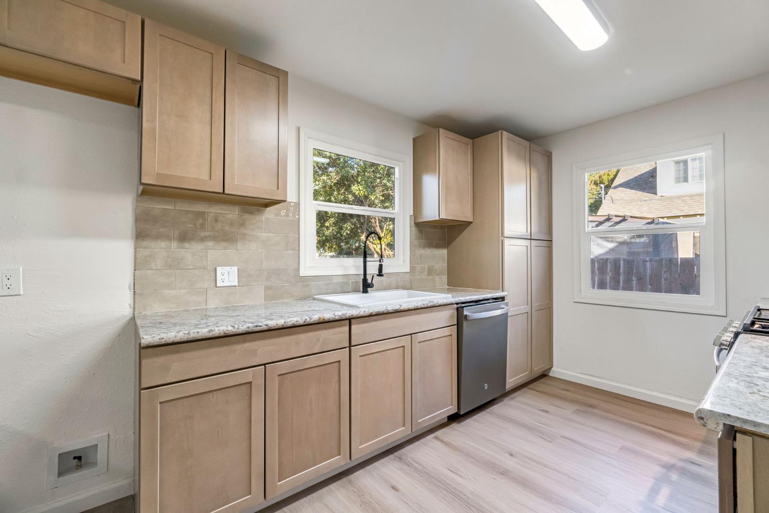 4835 N Diana St, Fresno, CA 93726