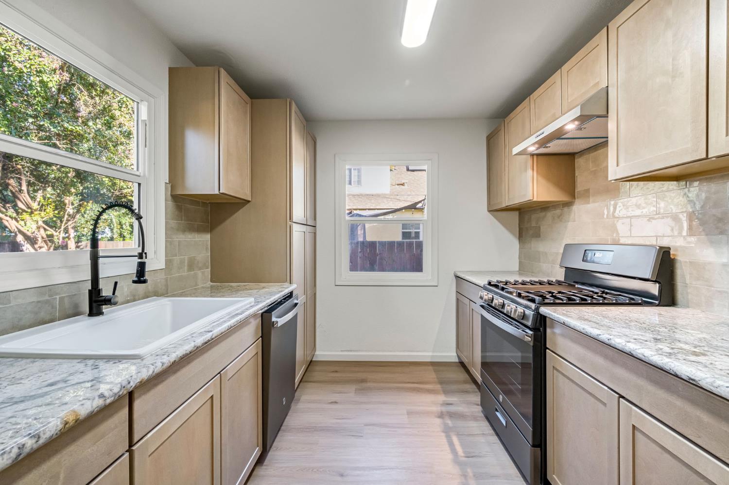 4835 N Diana St, Fresno, CA 93726