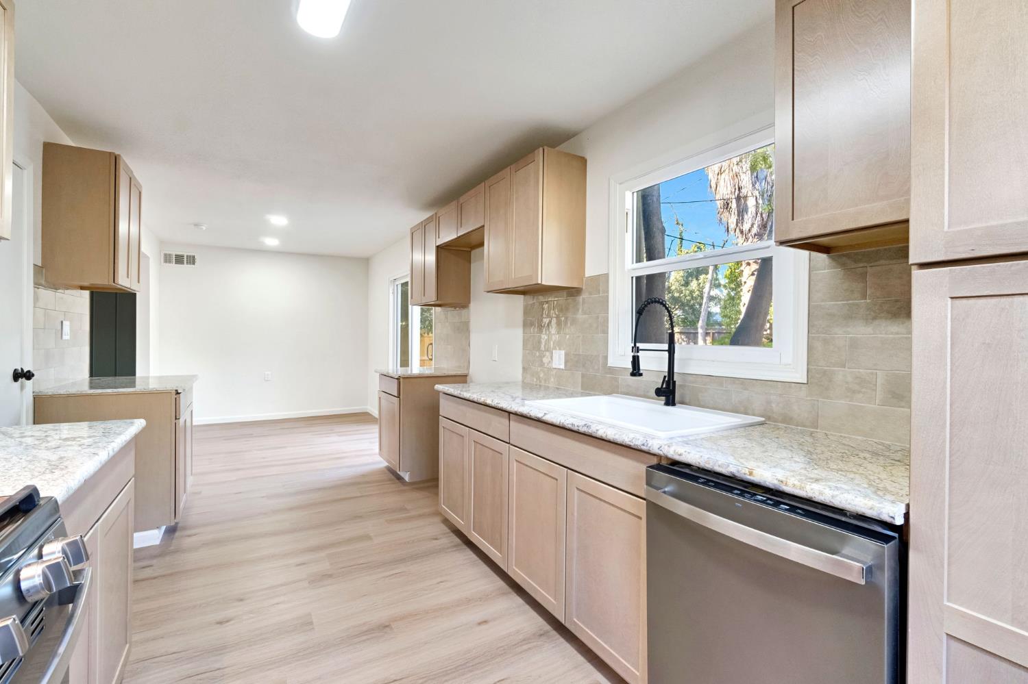 4835 N Diana St, Fresno, CA 93726