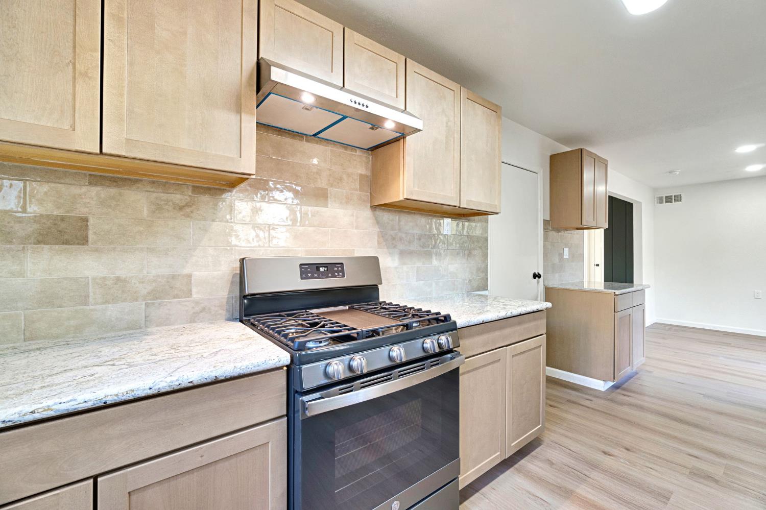 4835 N Diana St, Fresno, CA 93726