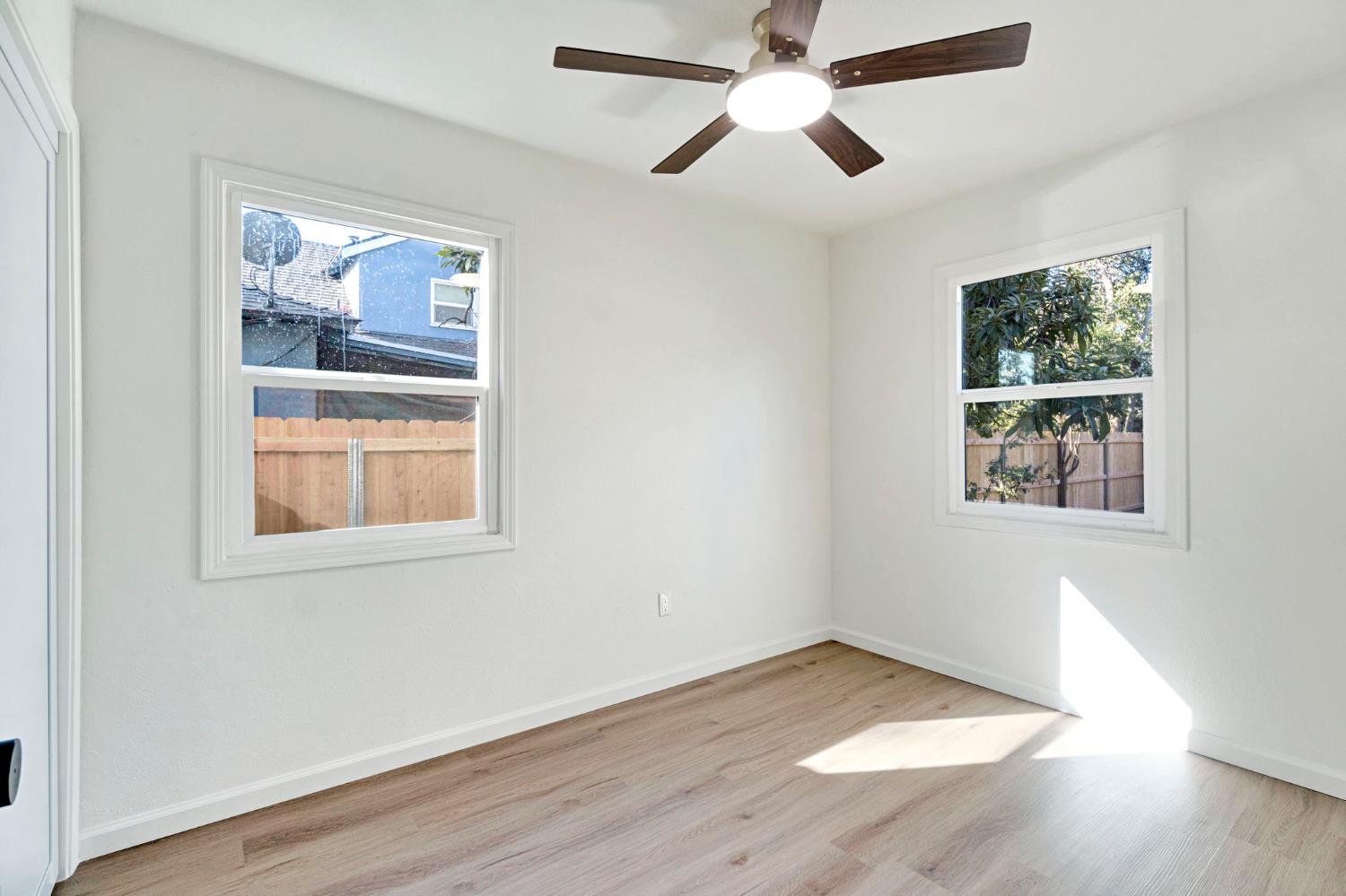 4835 N Diana St, Fresno, CA 93726