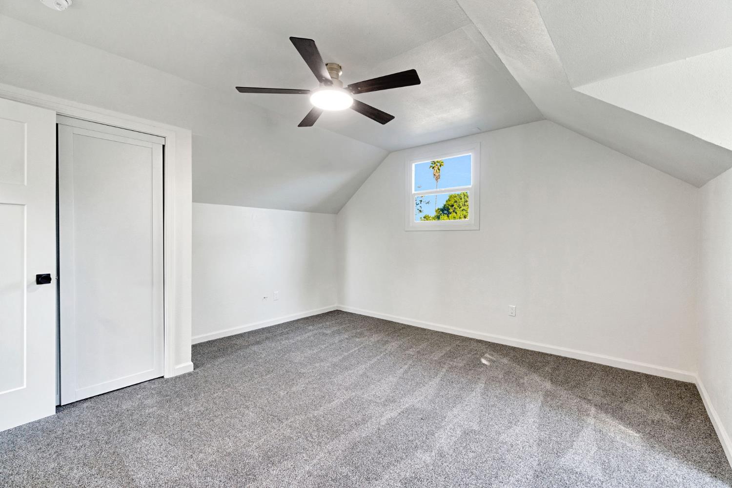 4835 N Diana St, Fresno, CA 93726