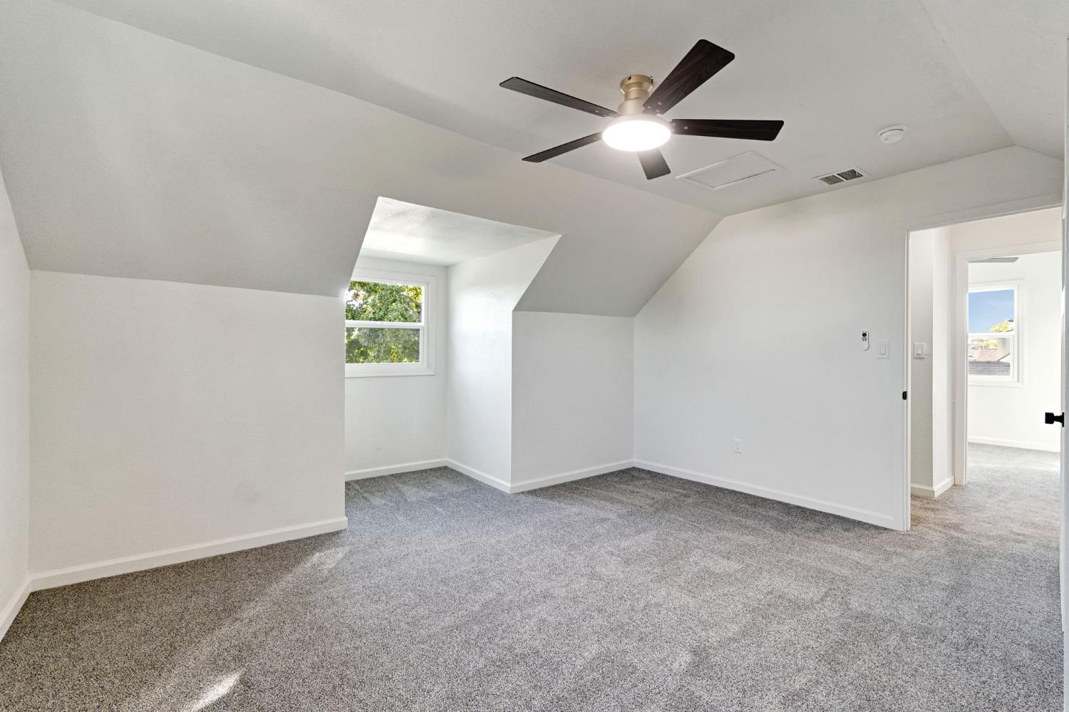 4835 N Diana St, Fresno, CA 93726