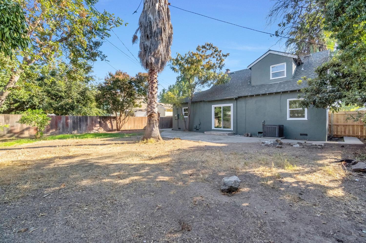 4835 N Diana St, Fresno, CA 93726