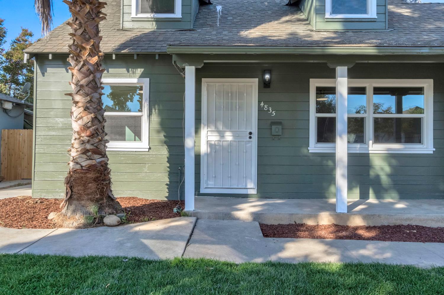 4835 N Diana St, Fresno, CA 93726
