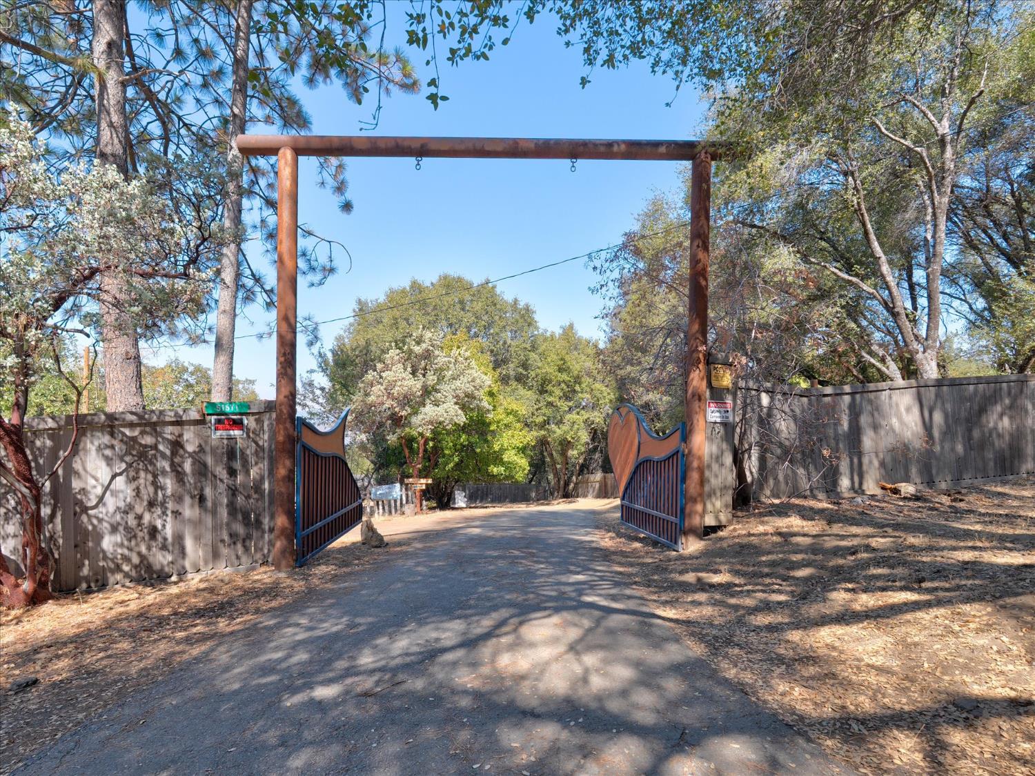 51571 Coyote Ridge Rd, Oakhurst, CA 93644