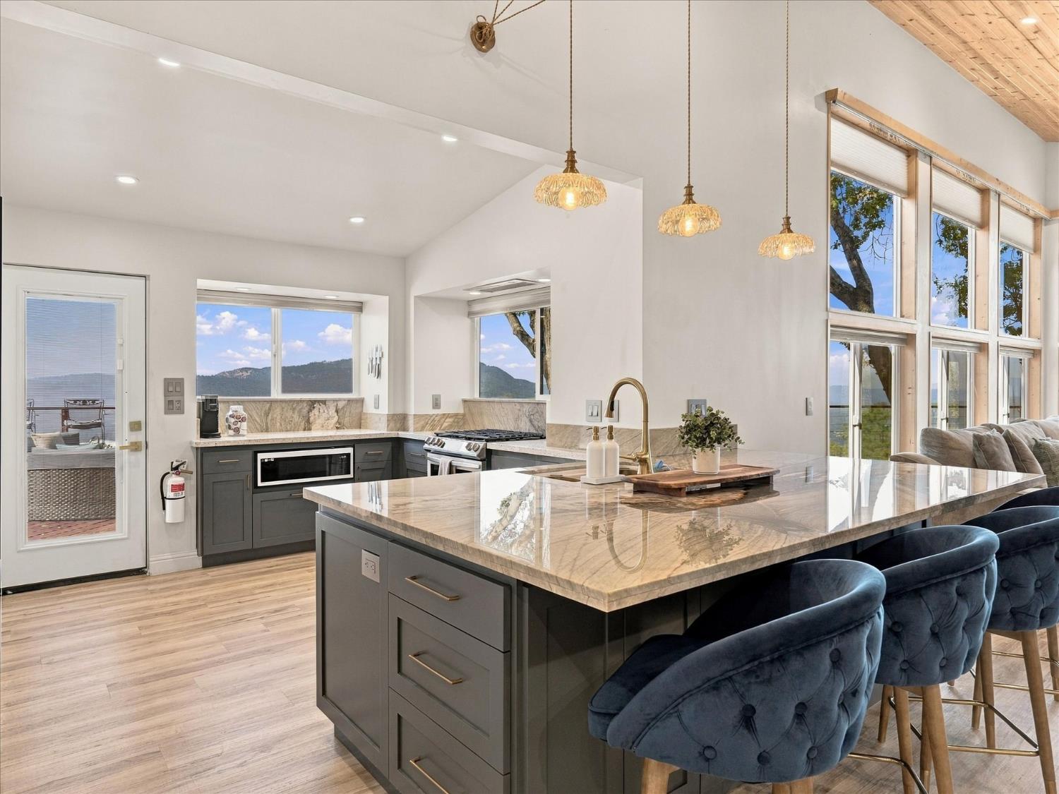 51571 Coyote Ridge Rd, Oakhurst, CA 93644
