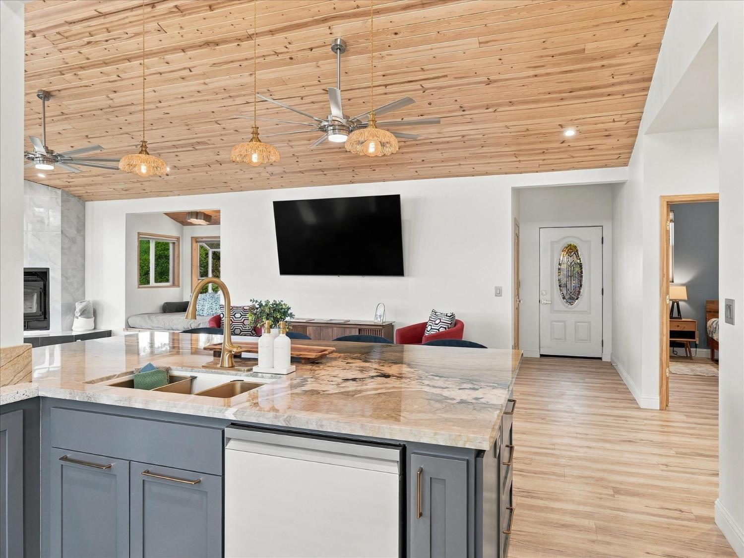 51571 Coyote Ridge Rd, Oakhurst, CA 93644
