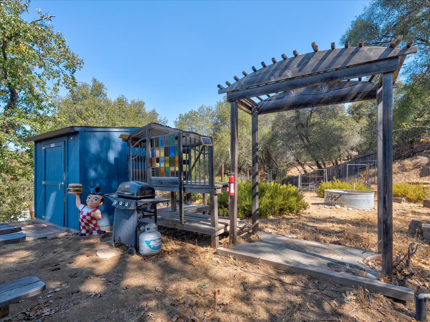 51571 Coyote Ridge Rd, Oakhurst, CA 93644