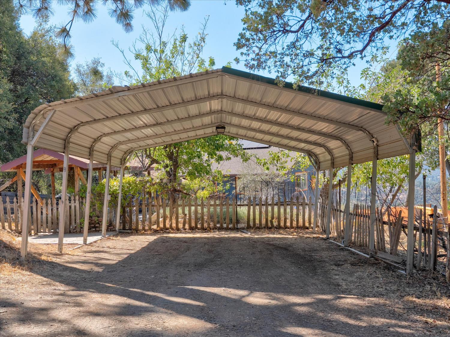 51571 Coyote Ridge Rd, Oakhurst, CA 93644