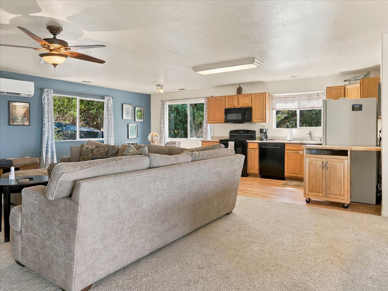51571 Coyote Ridge Rd, Oakhurst, CA 93644