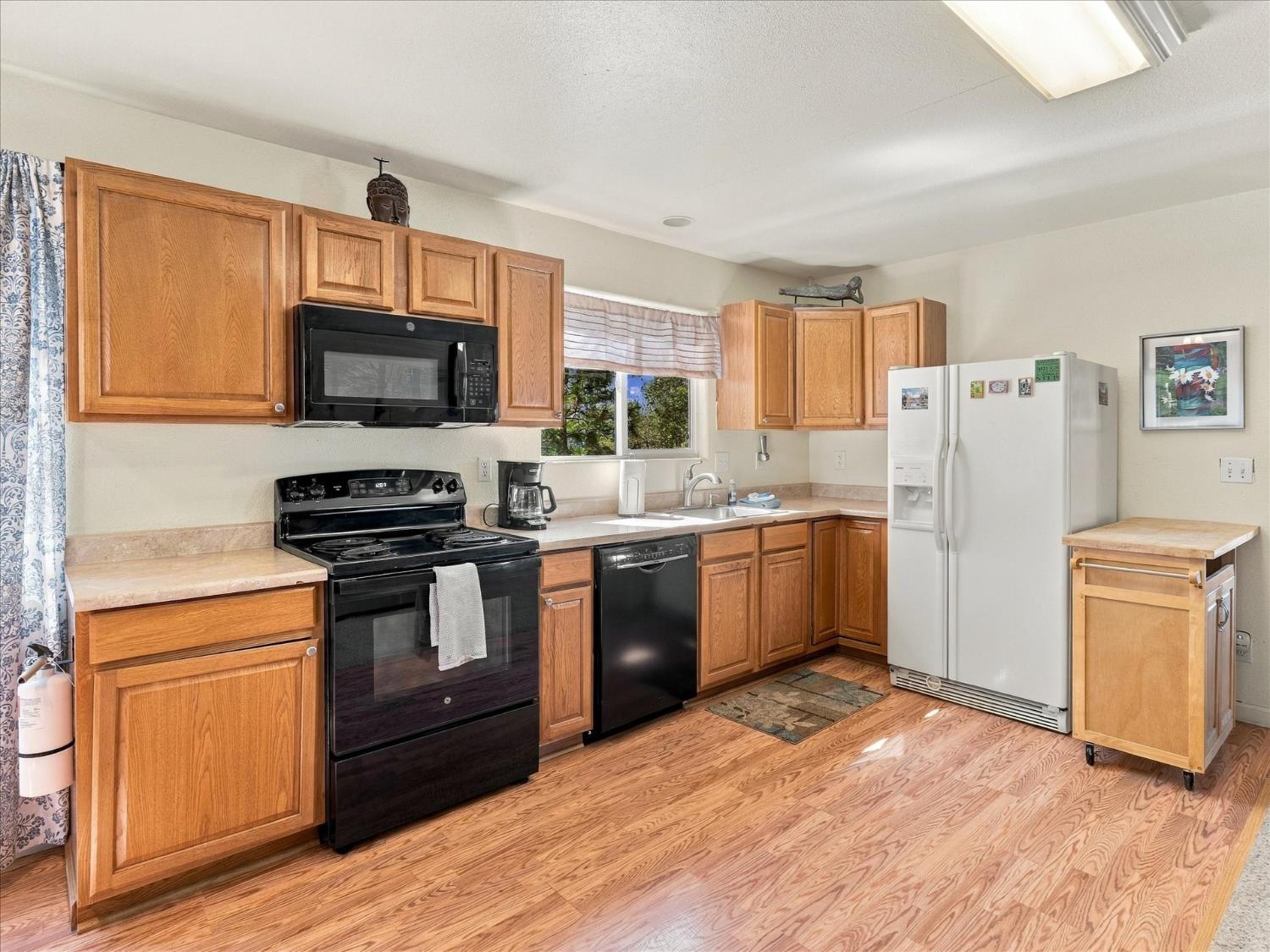 51571 Coyote Ridge Rd, Oakhurst, CA 93644