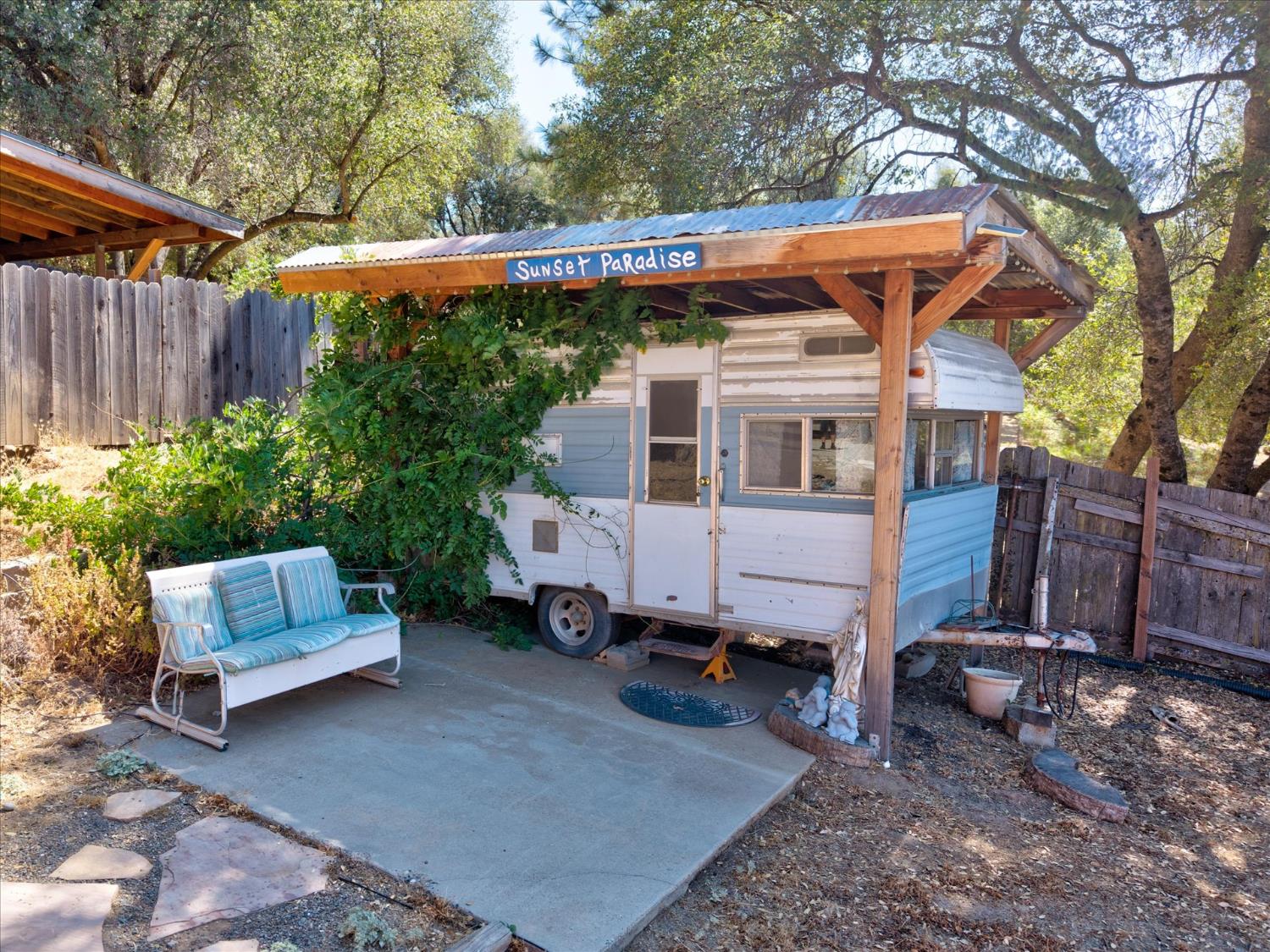 51571 Coyote Ridge Rd, Oakhurst, CA 93644
