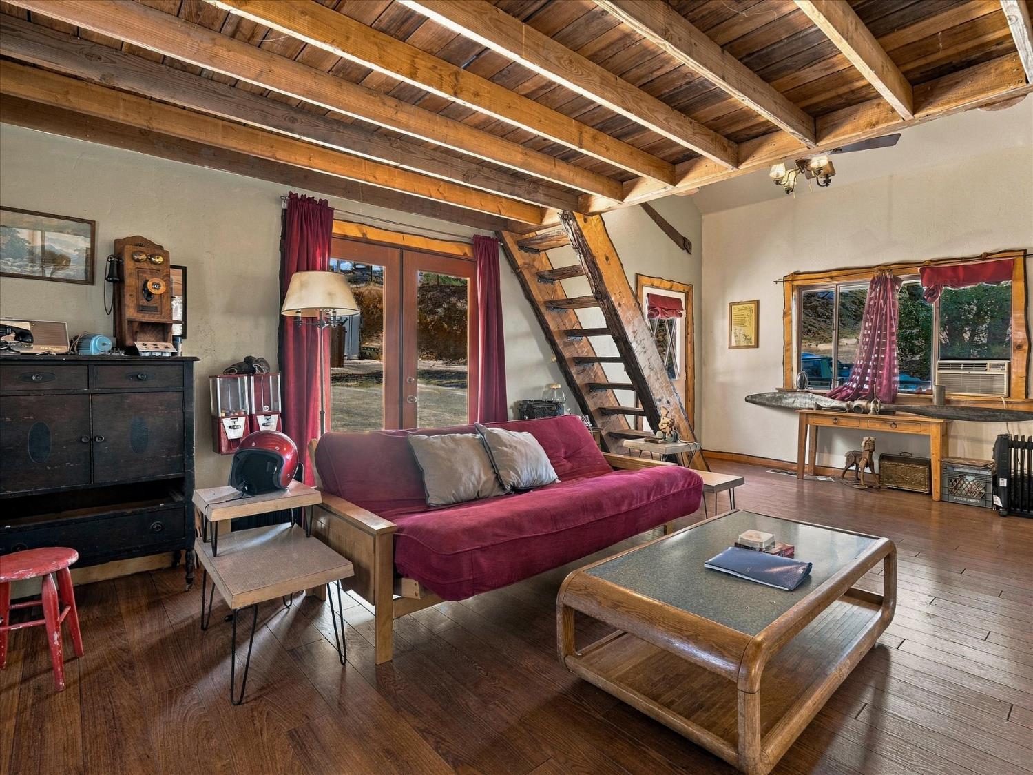 51571 Coyote Ridge Rd, Oakhurst, CA 93644