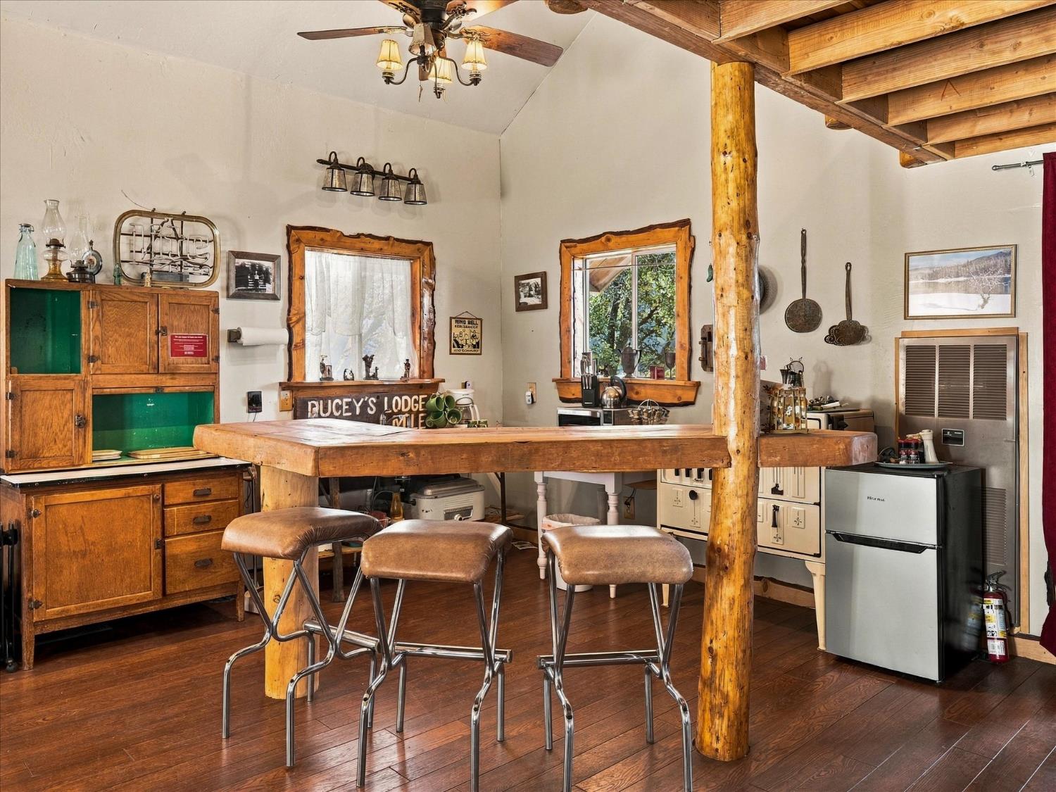51571 Coyote Ridge Rd, Oakhurst, CA 93644