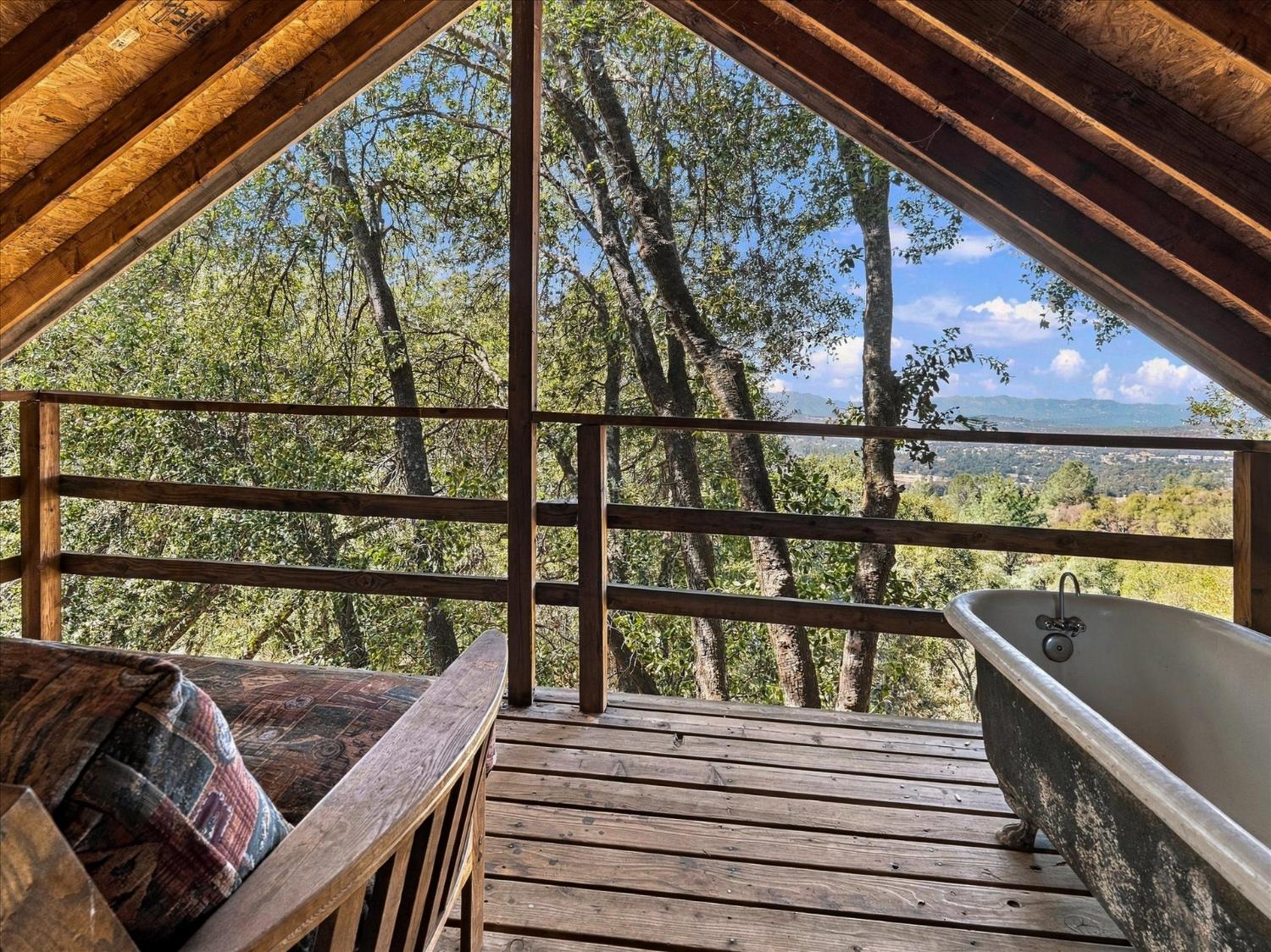 51571 Coyote Ridge Rd, Oakhurst, CA 93644