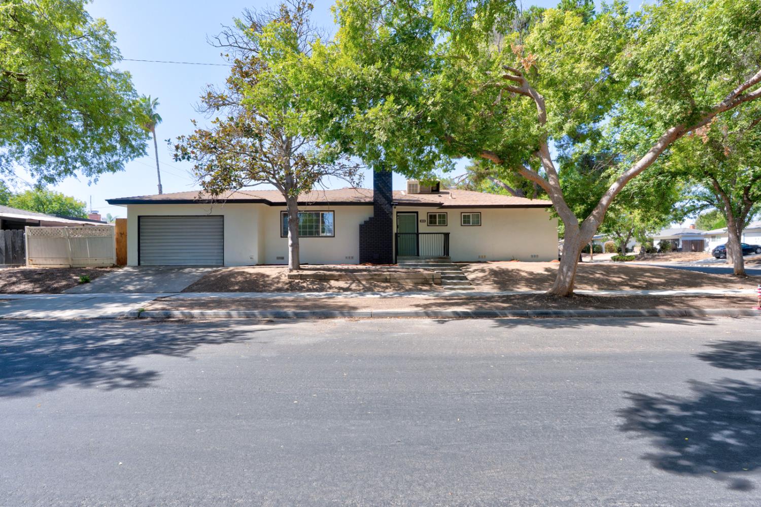 3655 N Lafayette, Fresno, CA 93705