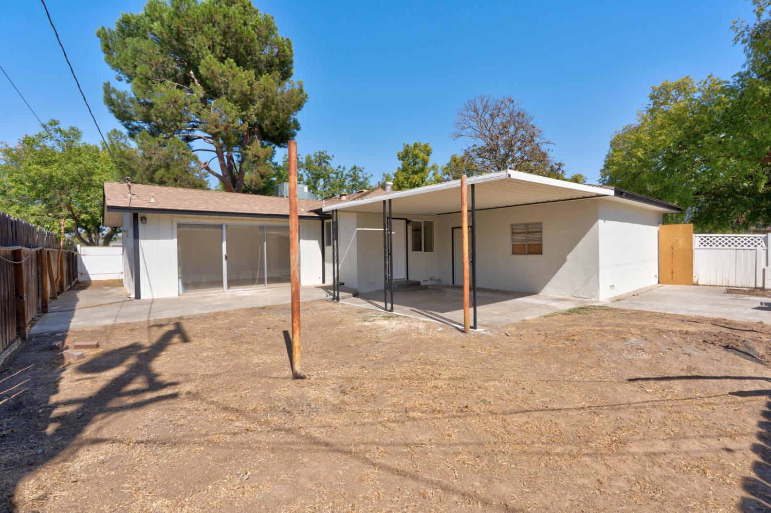 3655 N Lafayette, Fresno, CA 93705