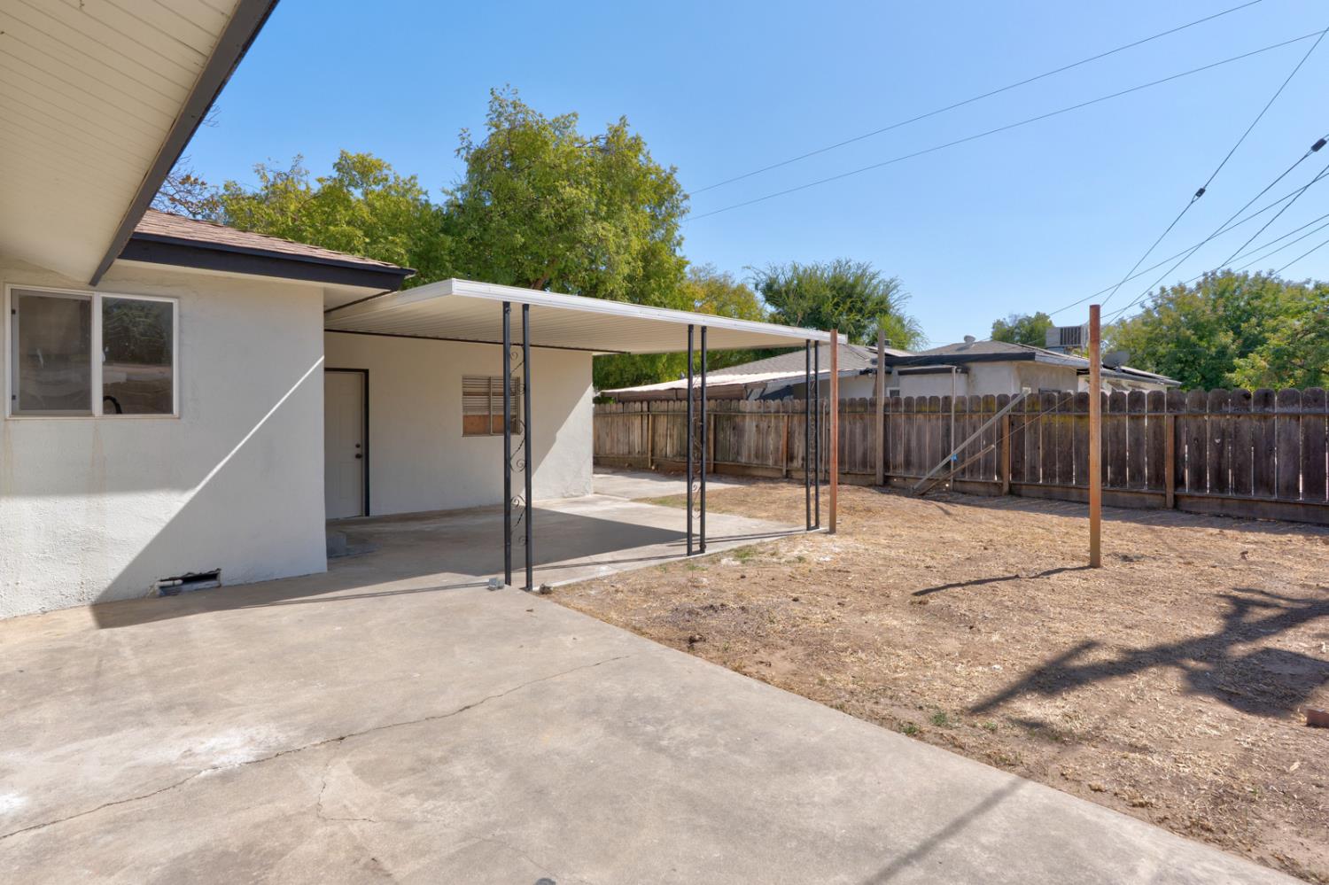 3655 N Lafayette, Fresno, CA 93705
