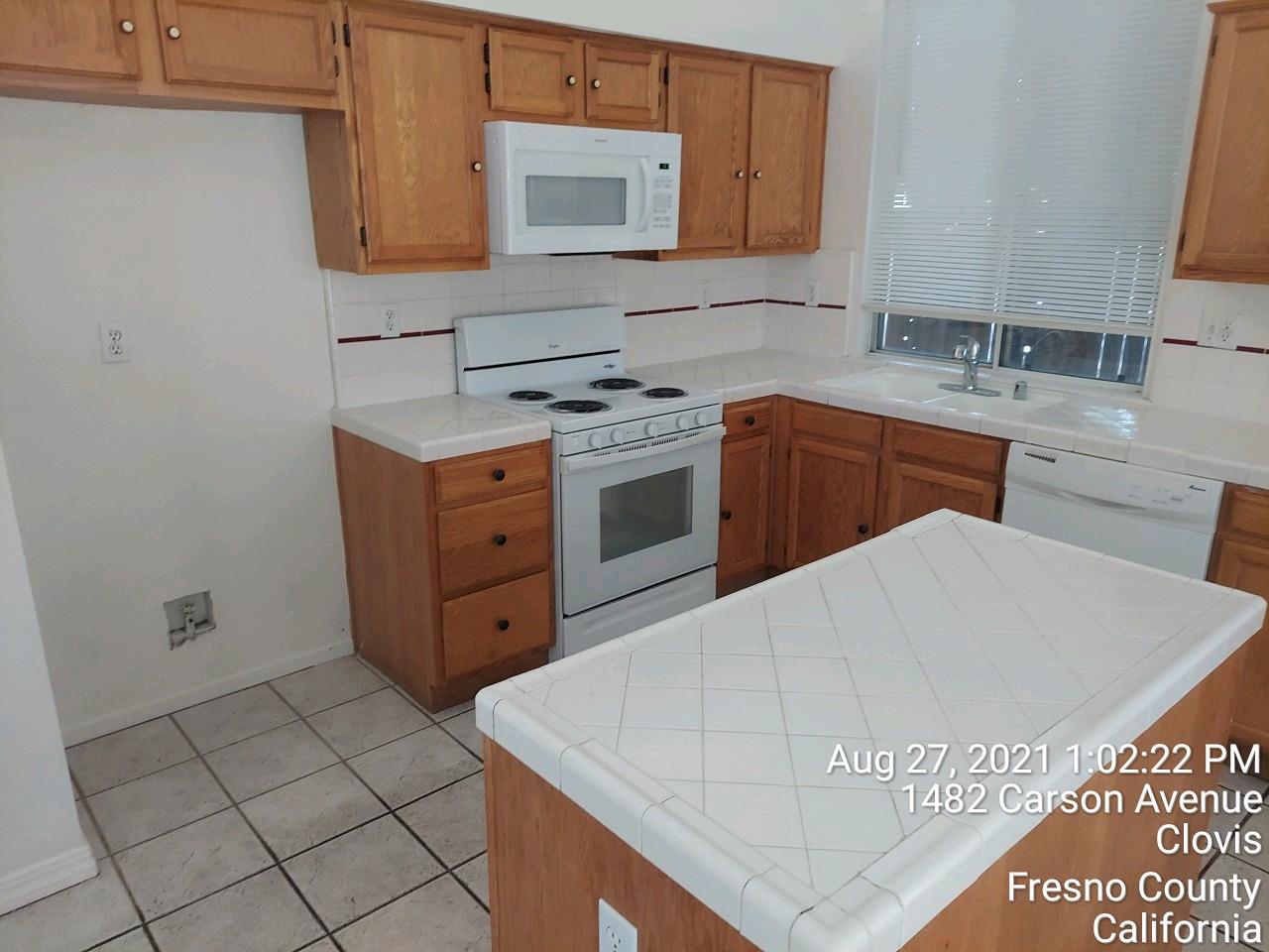 2837 Beverly Ave, Clovis, CA 93611