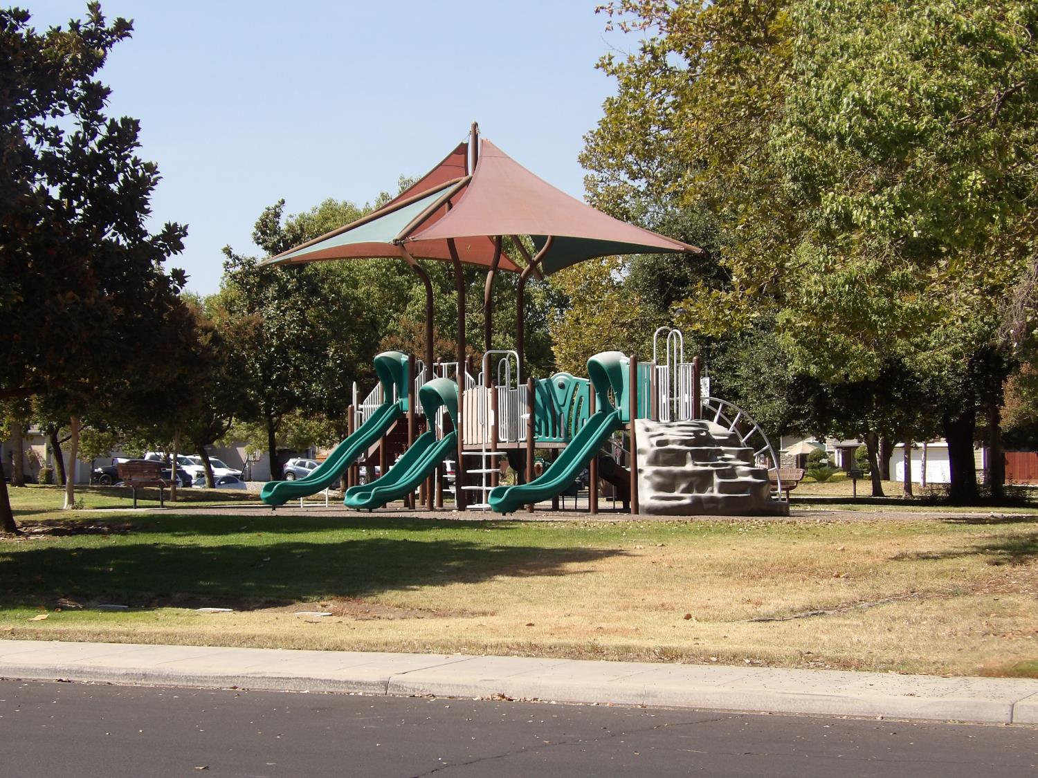 2837 Beverly Ave, Clovis, CA 93611