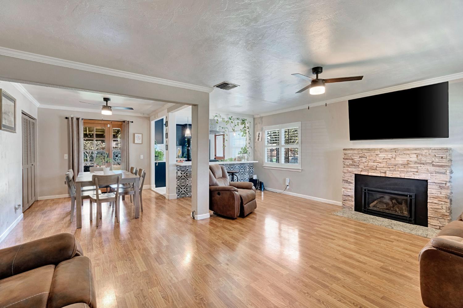 5045 E Tyler Ave, Fresno, CA 93727