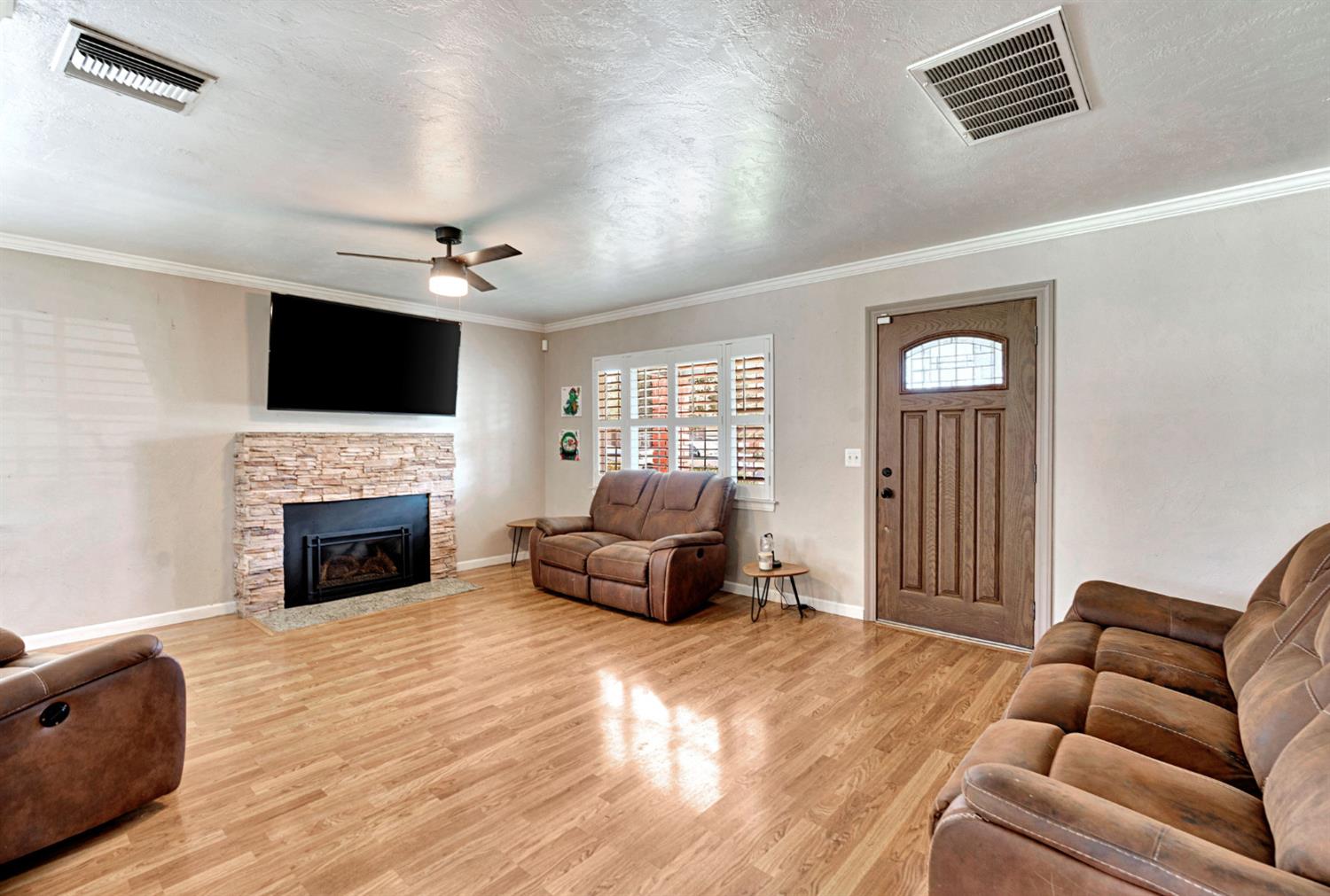 5045 E Tyler Ave, Fresno, CA 93727