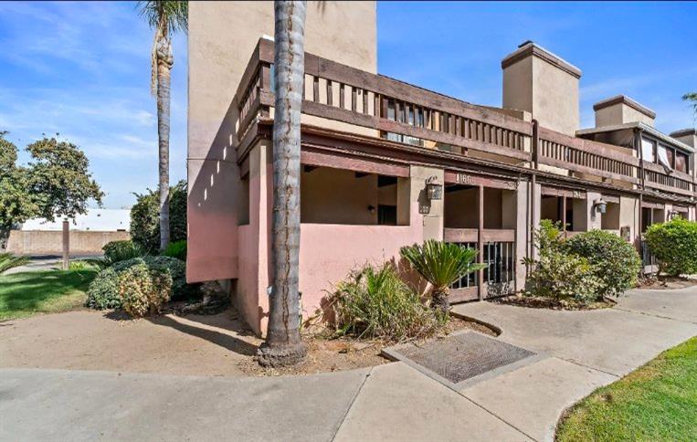 1166 Gem St #1, Tulare, CA 93274