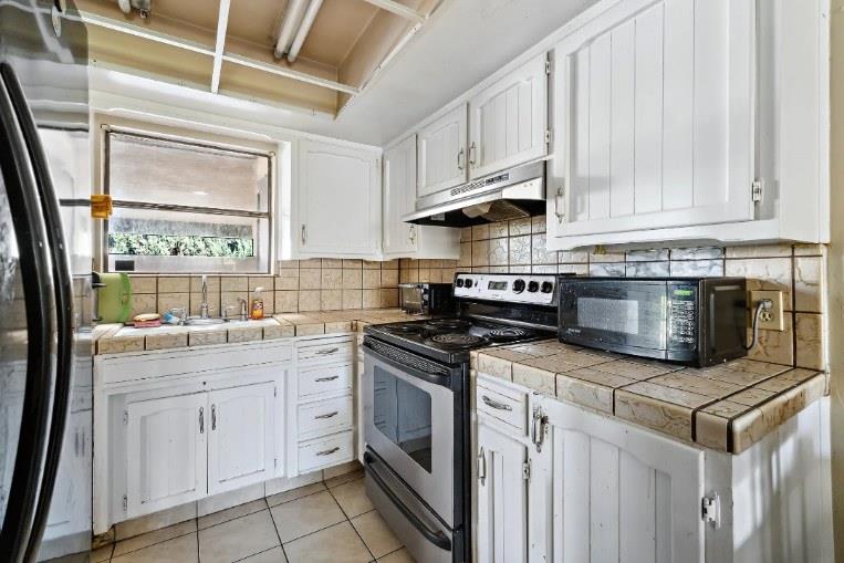 1166 Gem St #1, Tulare, CA 93274