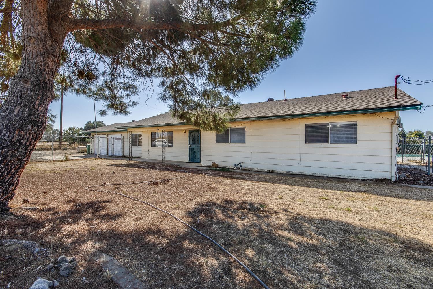 11495 E Herndon Ave, Clovis, CA 93619