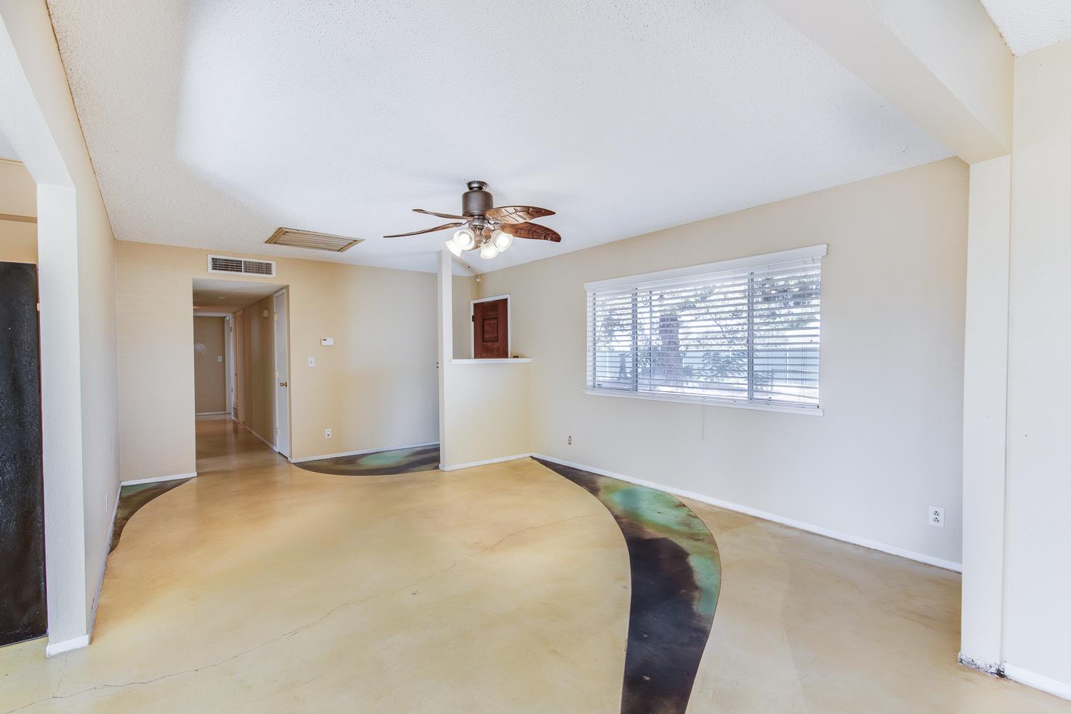 11495 E Herndon Ave, Clovis, CA 93619