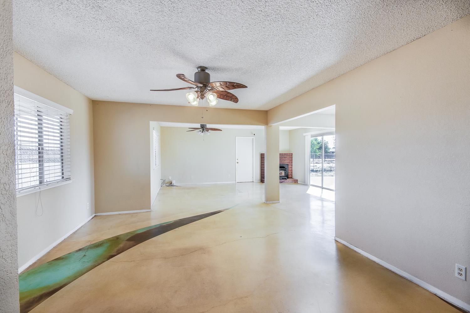 11495 E Herndon Ave, Clovis, CA 93619