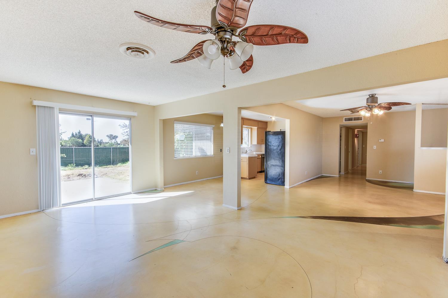 11495 E Herndon Ave, Clovis, CA 93619