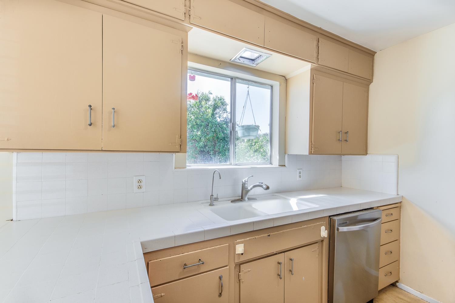 11495 E Herndon Ave, Clovis, CA 93619