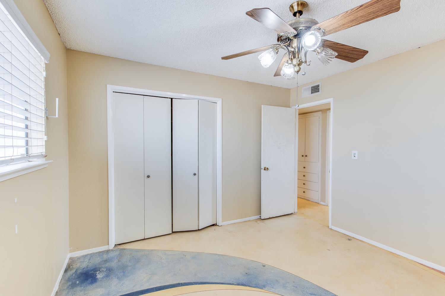 11495 E Herndon Ave, Clovis, CA 93619