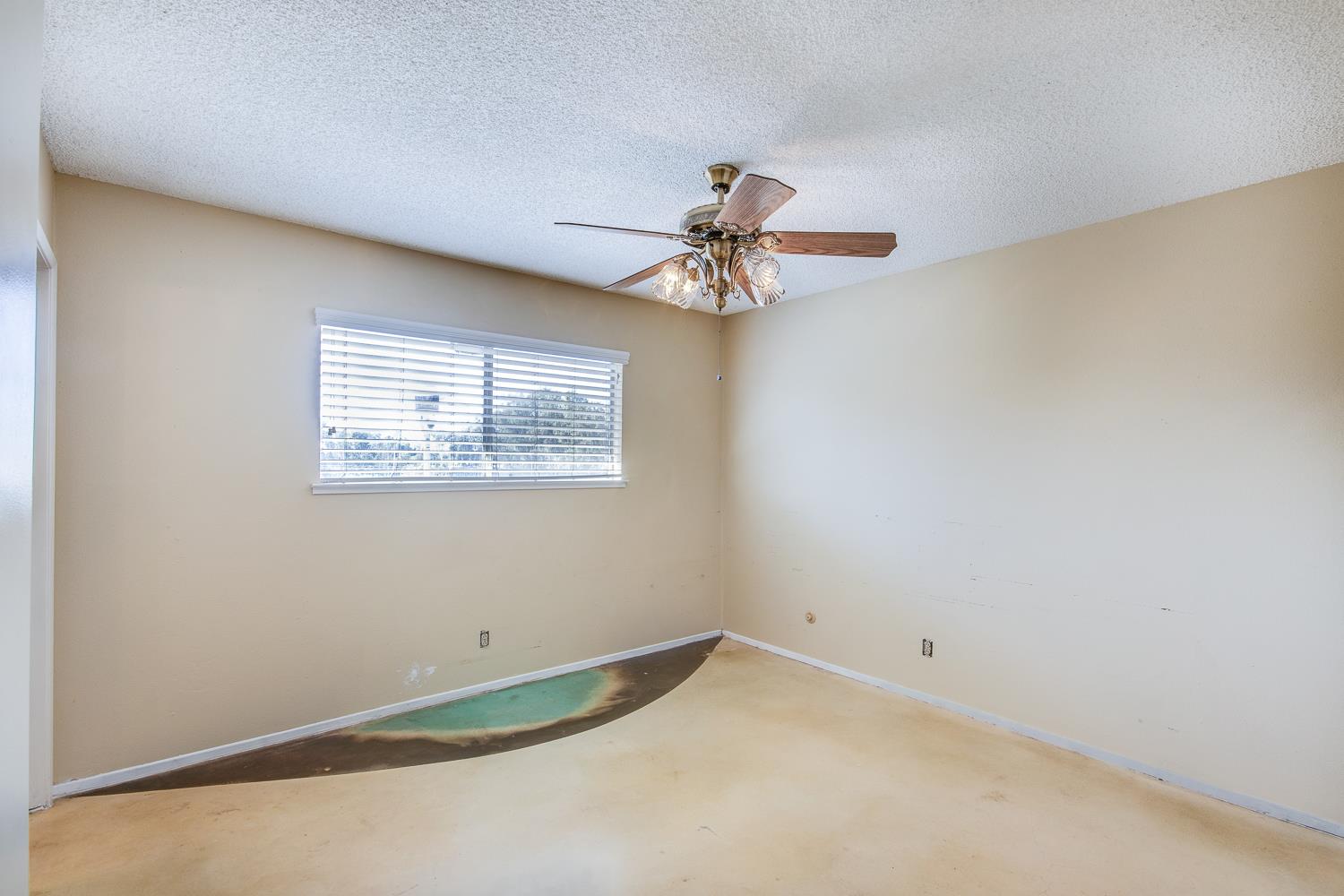 11495 E Herndon Ave, Clovis, CA 93619