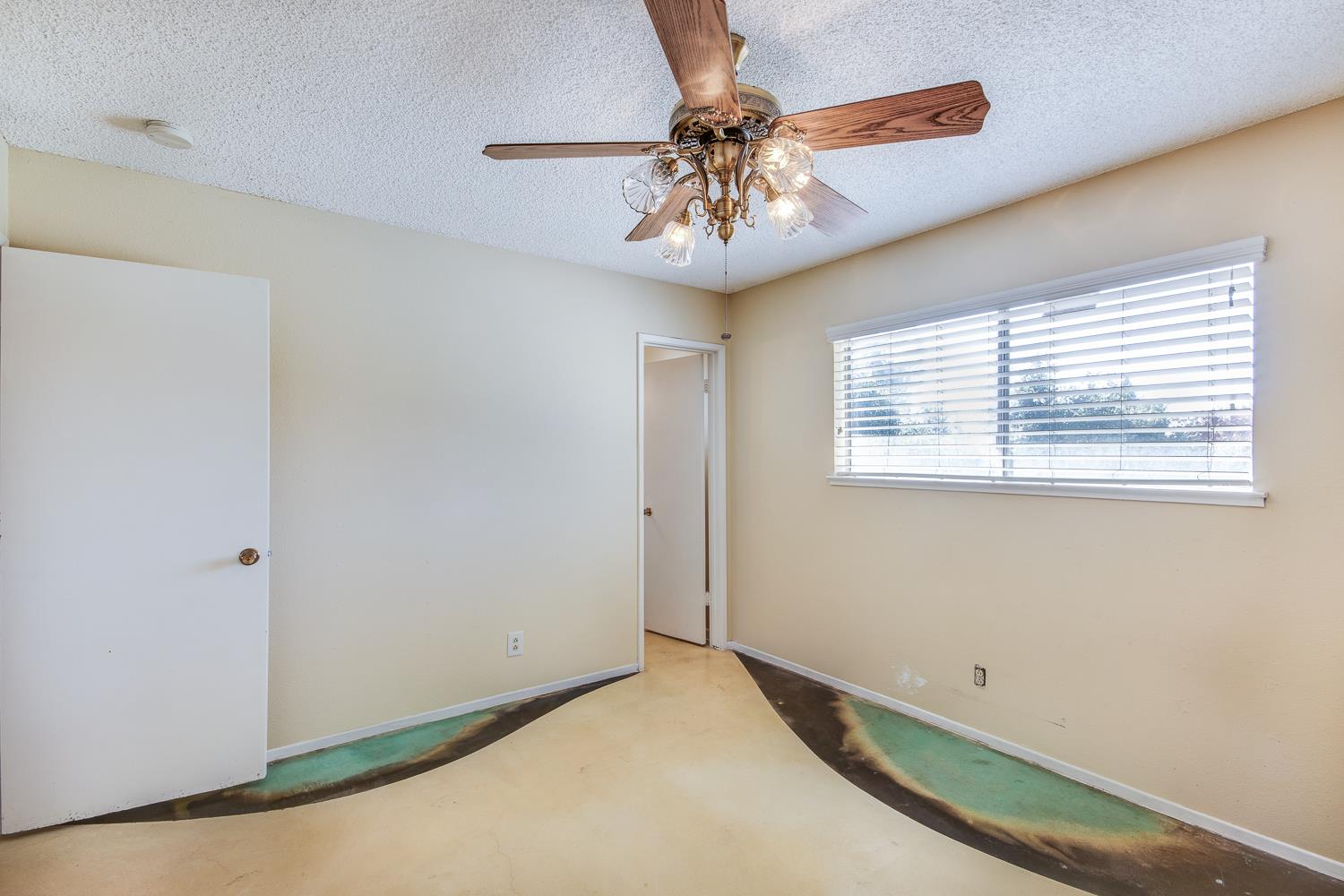 11495 E Herndon Ave, Clovis, CA 93619